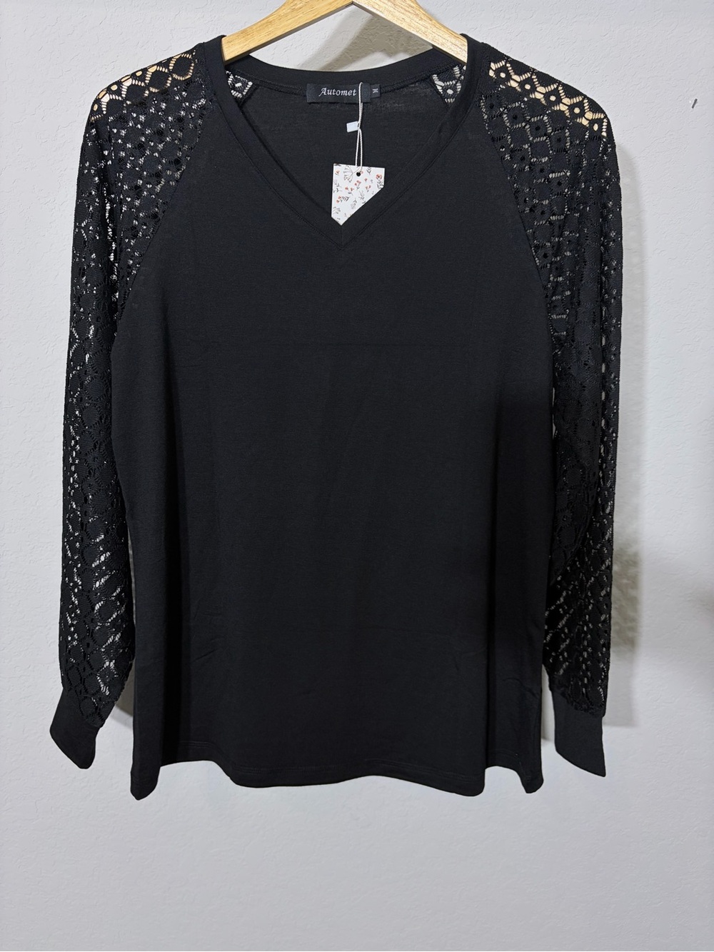 Automet Women’s Long Lace Sleeve Top Black M, V-Neck